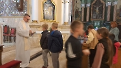 Uroczyste poświęcenie i wręczenie różańcy dzieciom pierwszokomunijnym, 1.10.2024